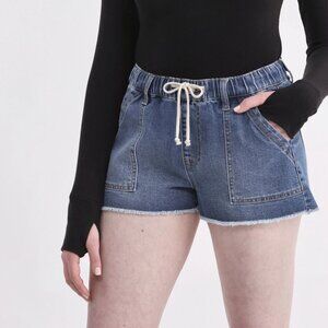No Boundaries Drawstring Utility Shorts Pockets Fringe Light Wash Sz M (8-10) 2"